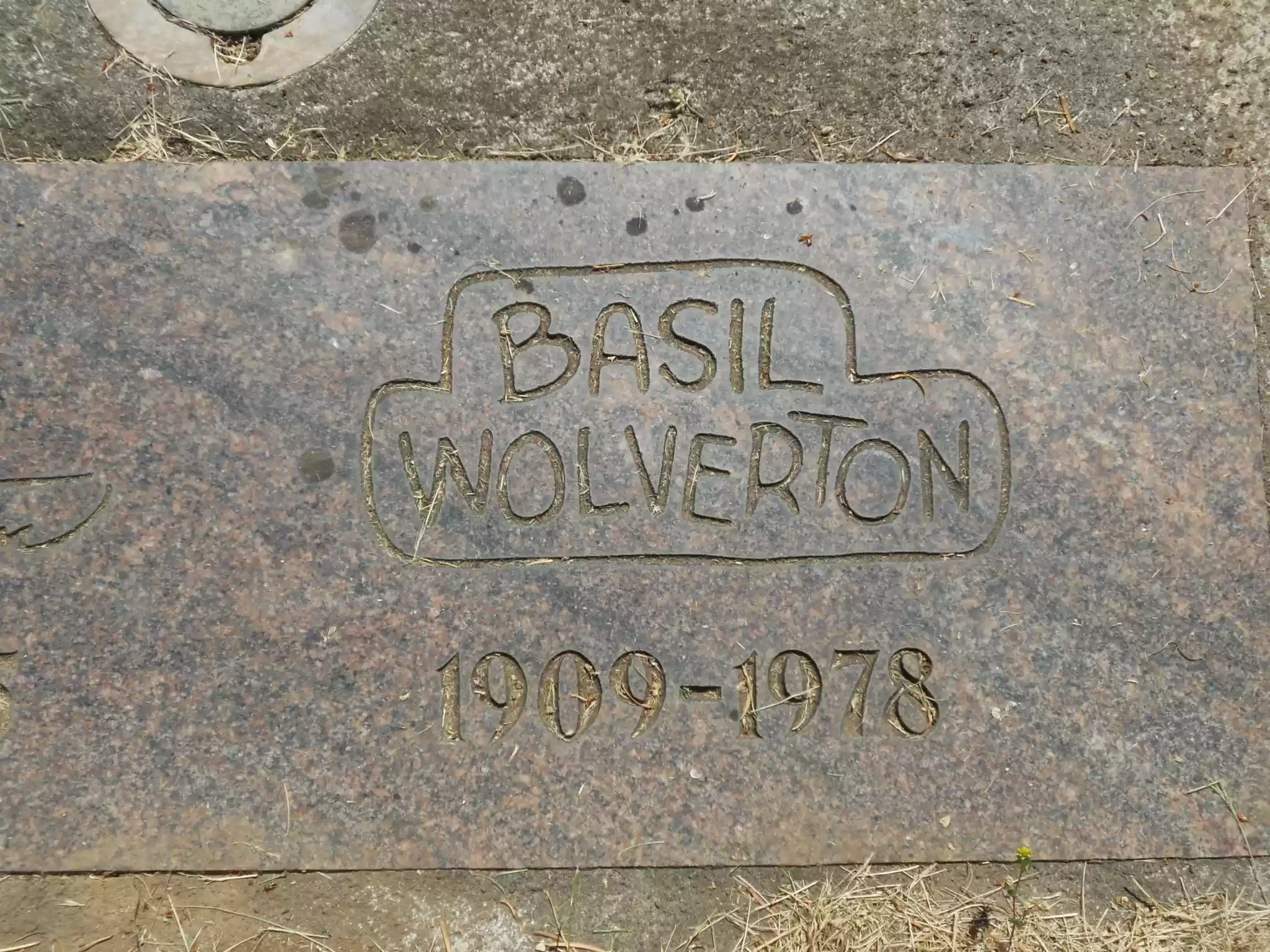 Basil Wolverton gravestone